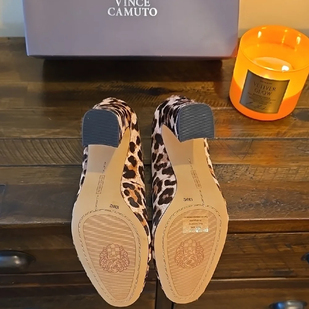 New In Box Vince Camuto Leetey Leopard Print Pumps - Picture 4 of 11
